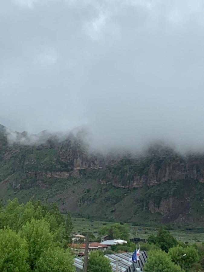 Guest House Oxygen Kazbegi Esterno foto