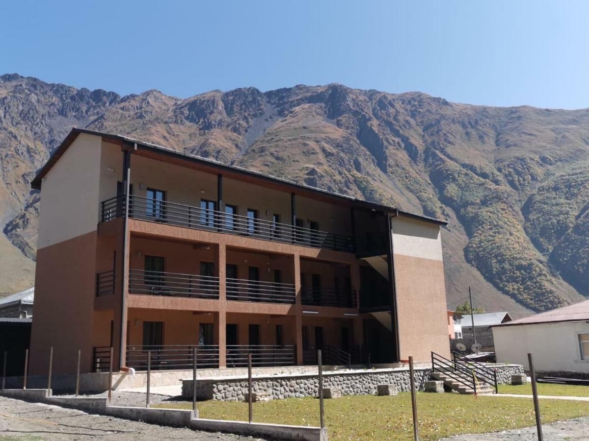 Guest House Oxygen Kazbegi Esterno foto